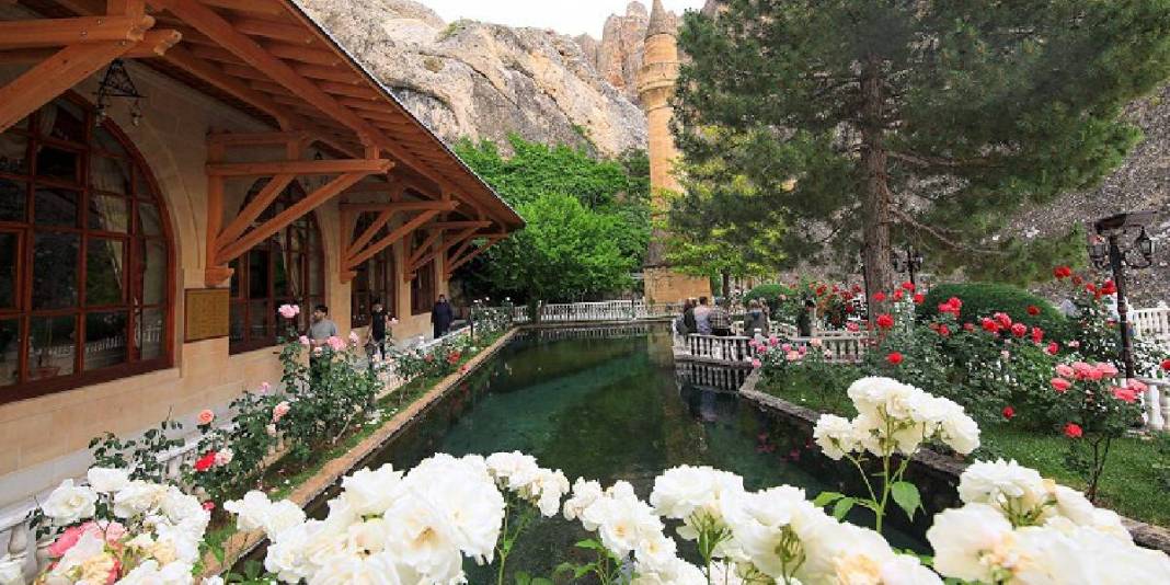 Doğu Anadolu’nun ziyaretçi akınına uğrayan adresi! Tarih, maneviyat, doğallık: Buraya giden hayran kalmadan dönmüyor 4